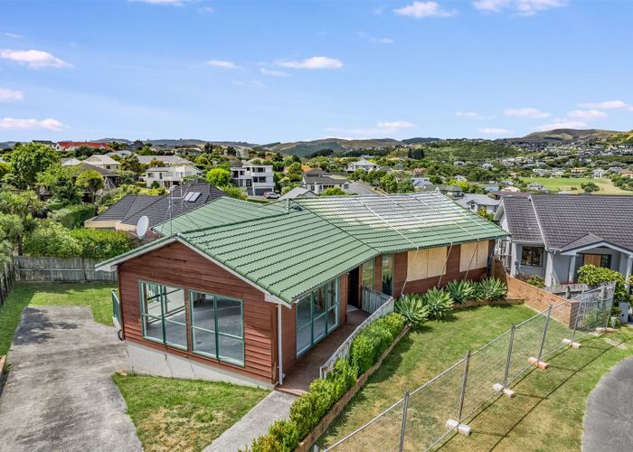  at 21 Molyneux Close, Whitby, Porirua