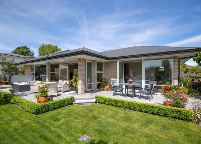  at 2 Paramount Road, Runanga