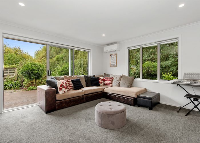  at 6 Bowery Lane, Chartwell, Hamilton