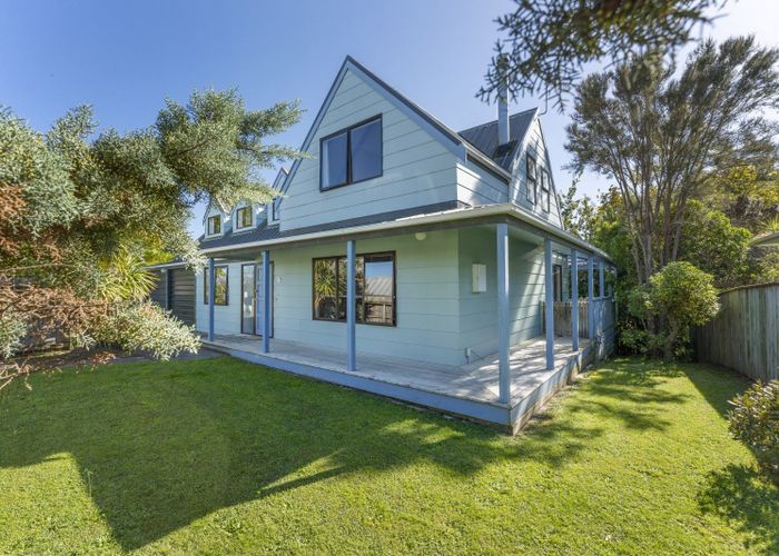  at 28 Heathcote Place, Fitzherbert, Palmerston North