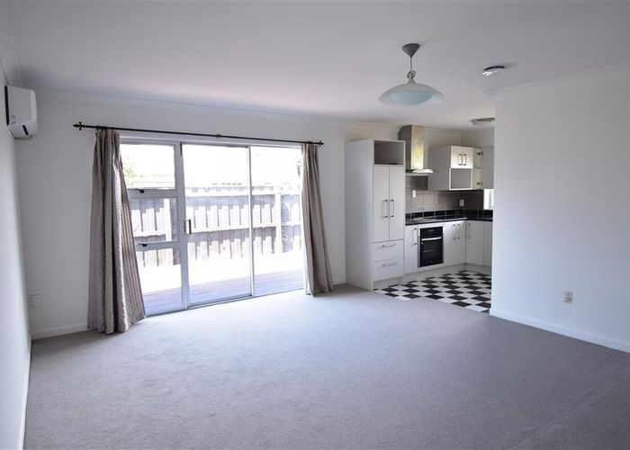  at 2/44 Latham Avenue, Pakuranga, Manukau City, Auckland