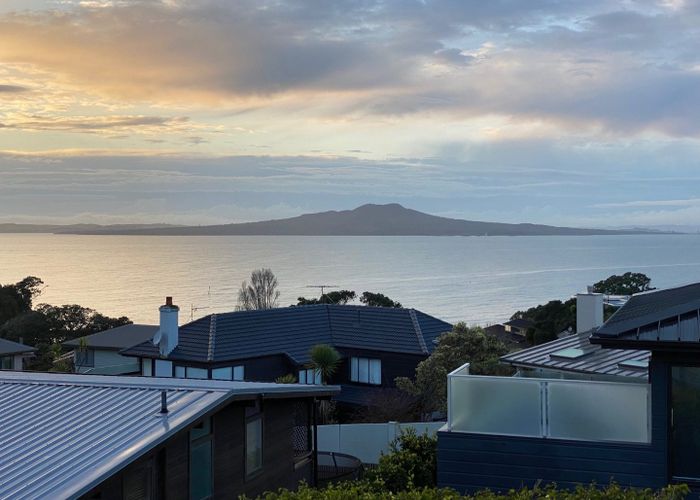  at 17 Eastcliffe Road, Milford, North Shore City, Auckland