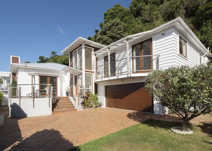  at 293 Karaka Bay Road, Karaka Bays, Wellington