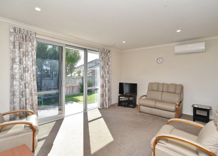  at 2/62 Vivian Street, Burwood, Christchurch