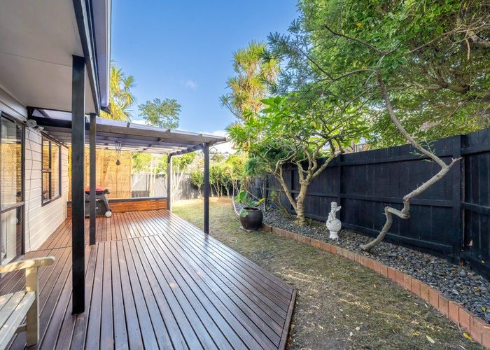  at 25B Channing Crescent, Botany Downs, Manukau City, Auckland