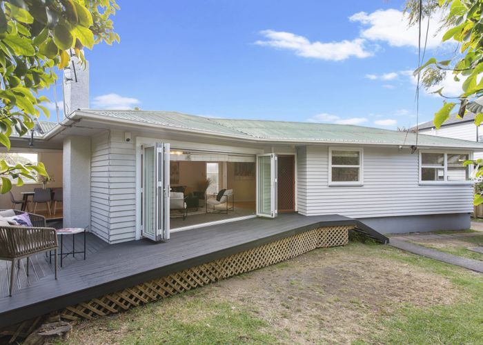  at 99 Beach Road, Te Atatu Peninsula, Auckland