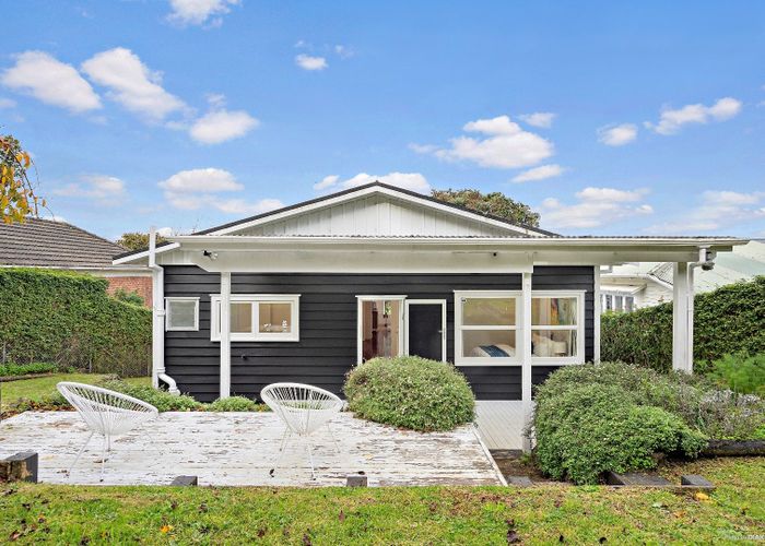  at 27  Mount Royal Avenue, Mount Albert, Auckland City, Auckland