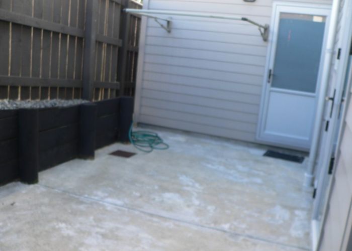  at 18 Franklyn Road, Tawa, Wellington