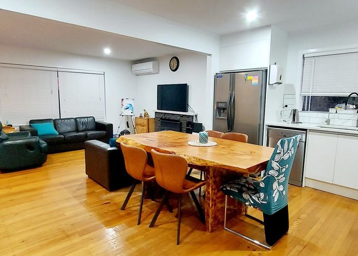  at 4 Paton Avenue, Te Atatu South, Auckland