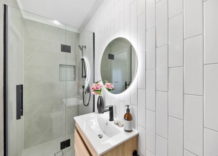  at 4/2 Herbert Road, Mount Eden, Auckland