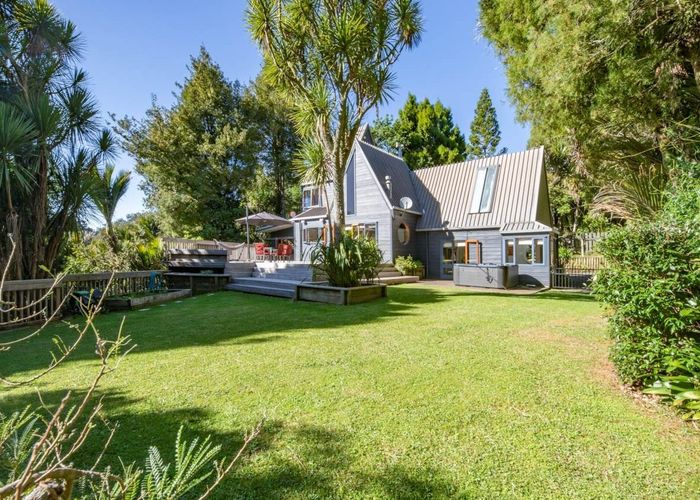  at 166 Woodlands Park Road, Titirangi, Auckland