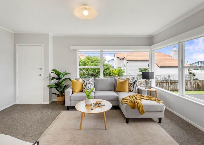  at 1/11 Dallinghoe Crescent, Milford, North Shore City, Auckland