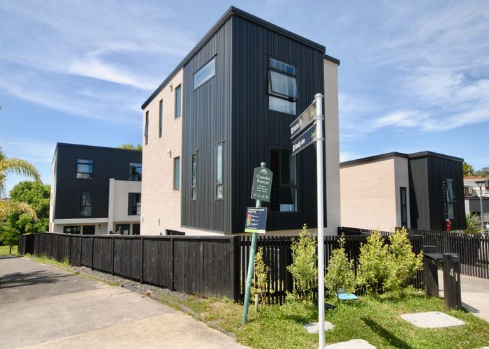  at 41a Camelot Place, Glenfield, North Shore City, Auckland