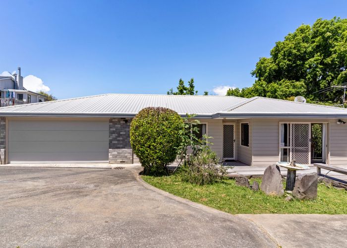  at 2/40 Edgeworth Road, Glenfield, North Shore City, Auckland