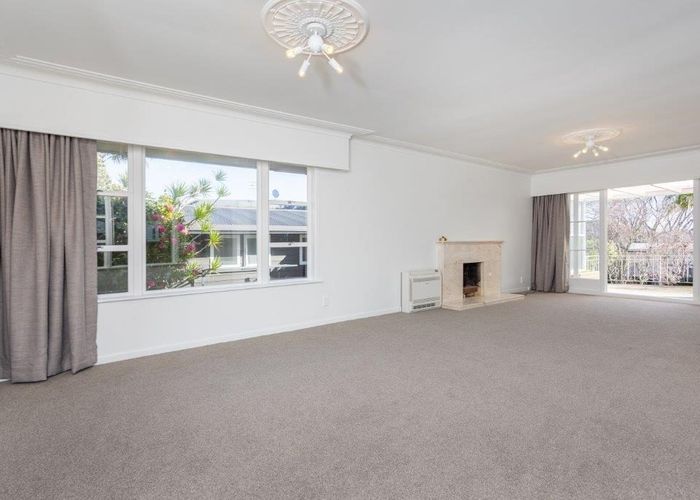  at 2 Saratoga Avenue, Herne Bay, Auckland