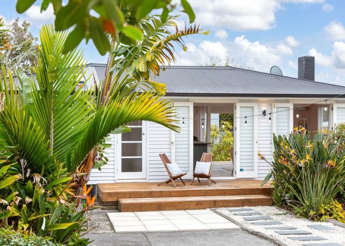  at 25 Trojan Crescent, New Lynn, Waitakere City, Auckland