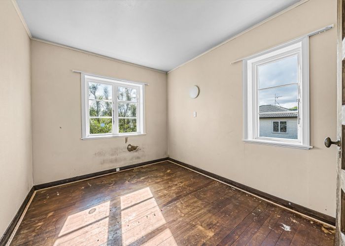  at 80 Walmer Road, Point Chevalier, Auckland