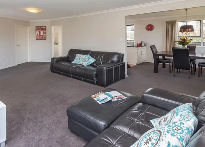  at 18 Blanche Way, Half Moon Bay, Manukau City, Auckland