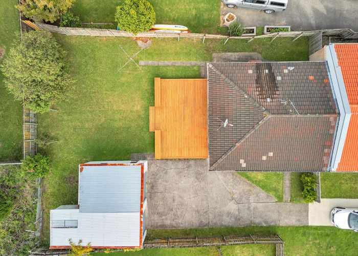  at 2/8 Wykeham Pl, Glenfield, North Shore City