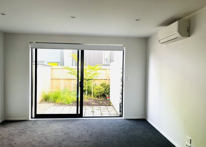  at 9/3234 Great North Road , New Lynn, Waitakere City, Auckland