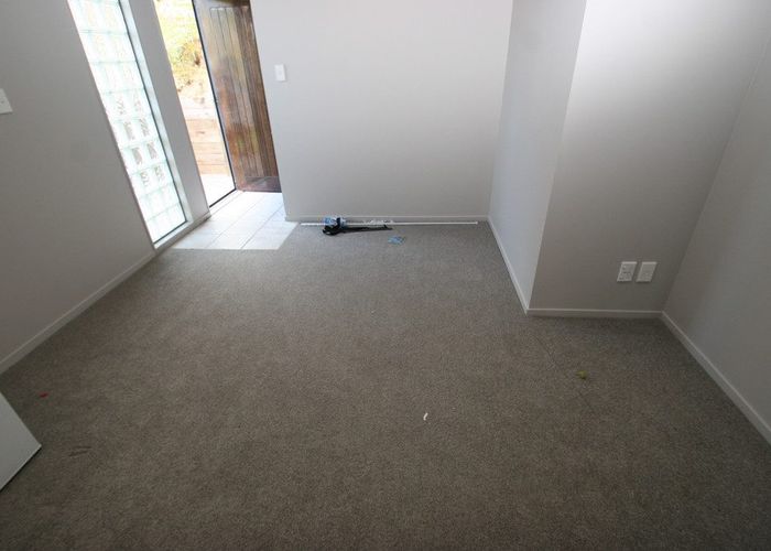  at 8A Garner Place, Glenfield, North Shore City, Auckland