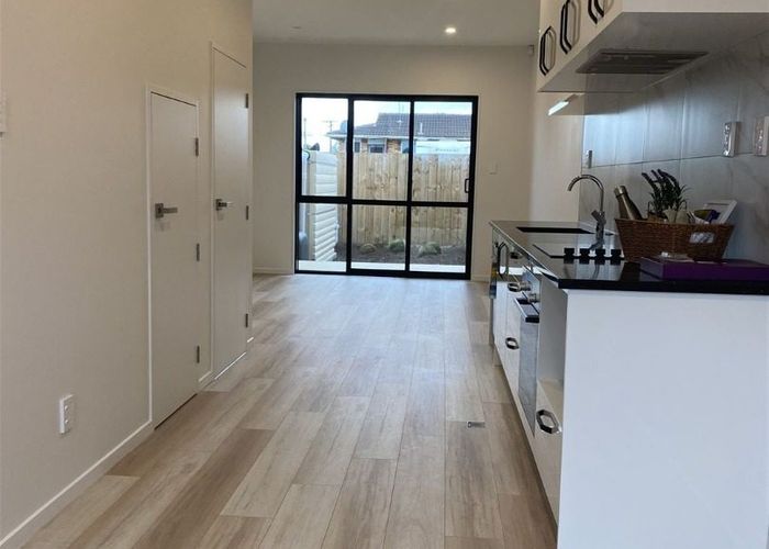  at 10/148 Lincoln Road, Henderson, Waitakere City, Auckland