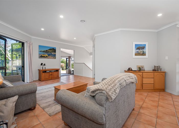  at 35 Greenfield Drive, Western Heights, Hamilton