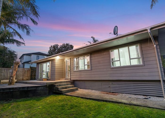  at 32B Lyttelton Avenue, Forrest Hill, Auckland