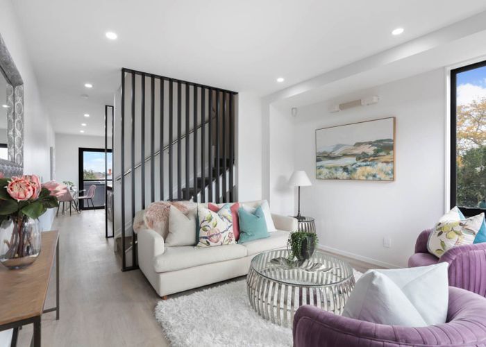  at 2/20 Fairview Road, Mount Eden, Auckland City, Auckland