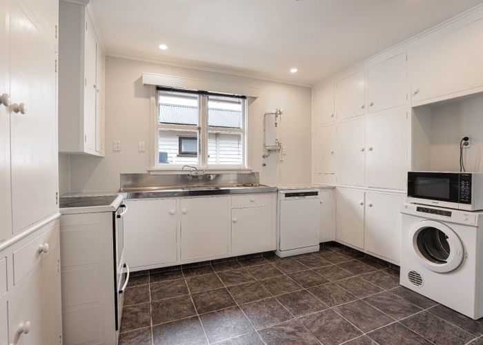  at 13 Oxford Street, Hampstead, Ashburton, Canterbury
