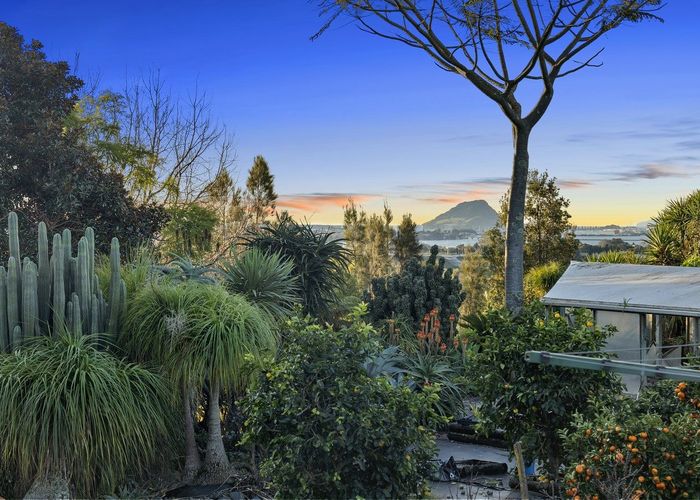  at 14R WADE PLACE, Welcome Bay, Tauranga