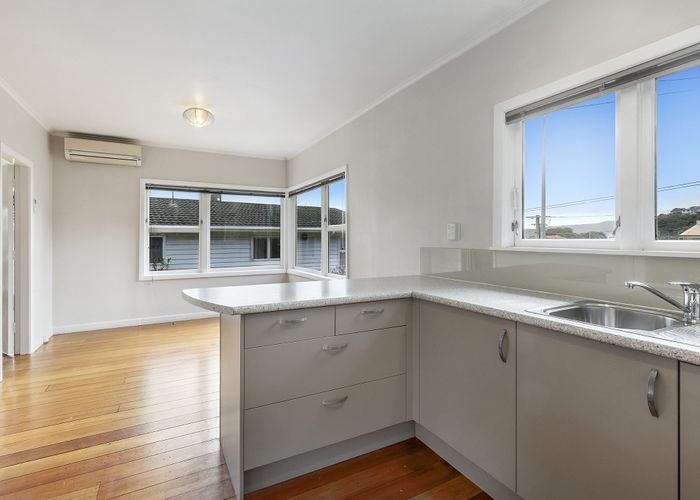  at 4 Mana View Road, Paremata, Porirua, Wellington
