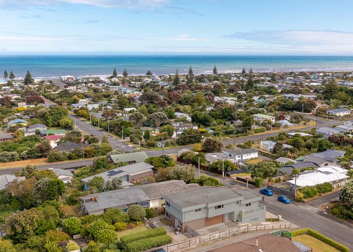  at 41 Manuka Street, Otaki Beach, Otaki