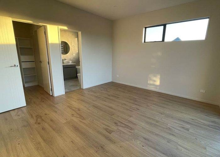  at 29 Galloway Crescent, Farm Cove, Manukau City, Auckland