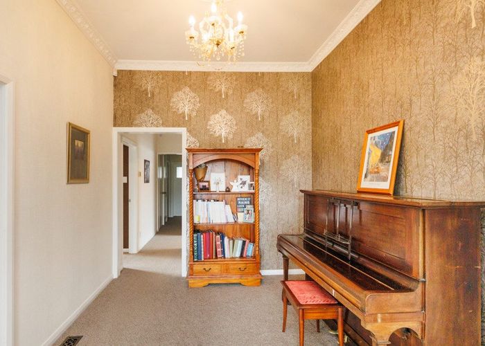  at 9 Rosalie Terrace, Kelvin Grove, Palmerston North