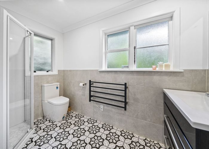  at 84 Korokoro Road, Korokoro, Lower Hutt