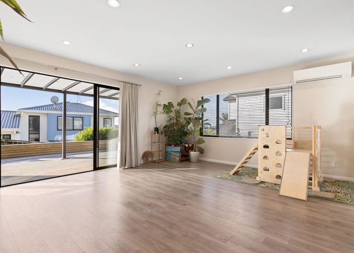  at 11 Matisse Drive,, West Harbour, Waitakere City, Auckland