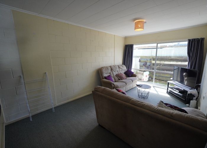  at 2/3 Seddon Street, Takaro, Palmerston North, Manawatu / Whanganui