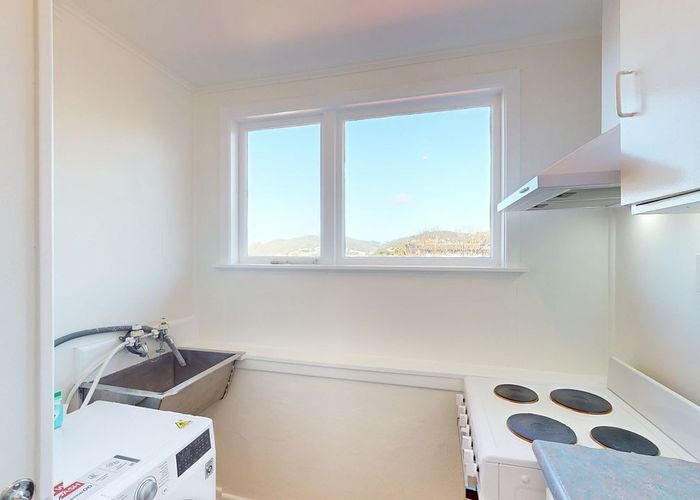  at 2/10 Mataroa Avenue, Northland, Wellington, Wellington