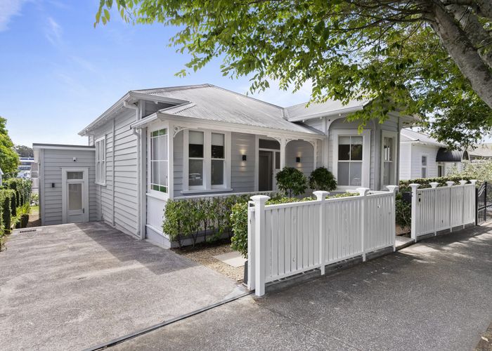  at 15 Seccombes Road, Epsom, Auckland