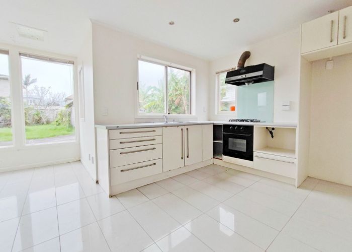  at 352 Lake Road, Takapuna, North Shore City, Auckland