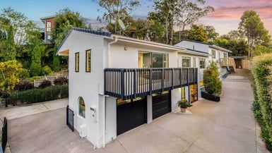  at 1/11 Honeysuckle Lane, Mairangi Bay, Auckland