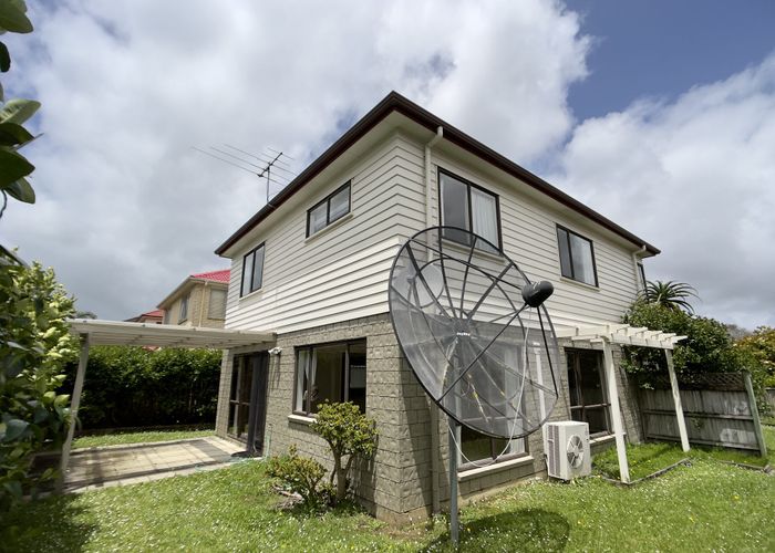  at 11 Stonebrooke Lane, Flat Bush, Manukau City, Auckland