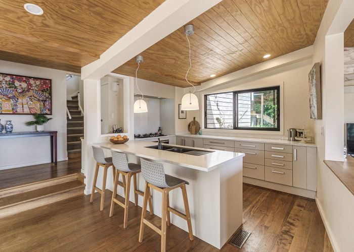 at 32 Tiri View Road, Palm Beach, Waiheke Island