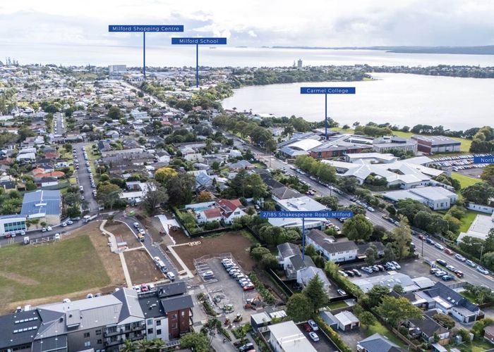  at 2/185 Shakespeare Road, Milford, North Shore City, Auckland