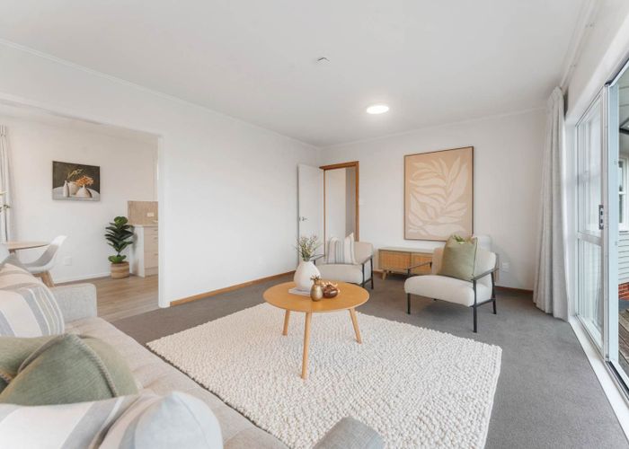  at 1/100 Bond Crescent, Forrest Hill, Auckland