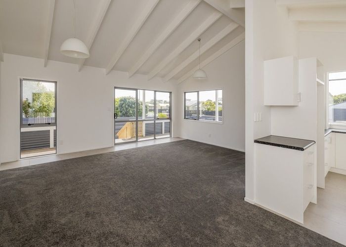  at 76 Queens Road, Waikanae Beach, Kapiti Coast, Wellington