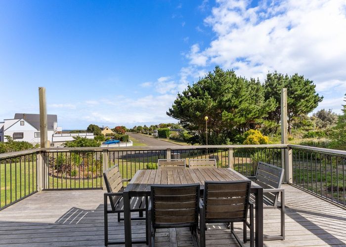  at 60 Sarah Street, Waikawa Beach, Horowhenua, Manawatu / Whanganui
