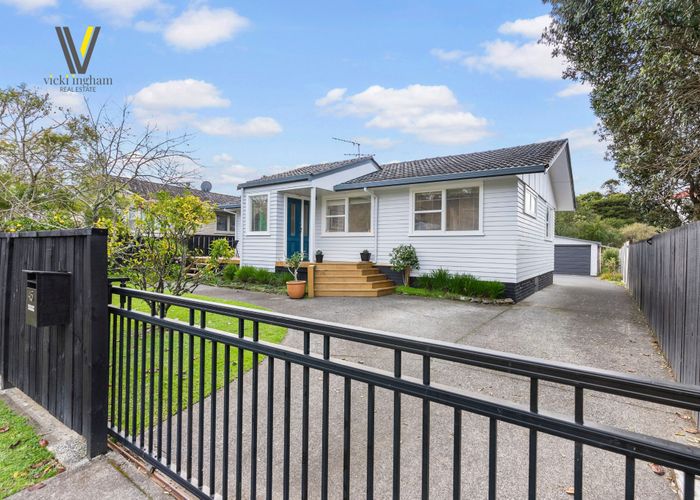  at 45 Castleford Street, Green Bay, Auckland