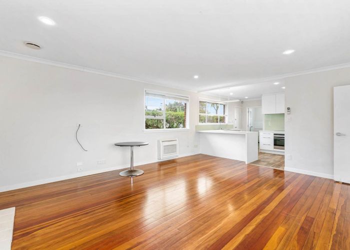  at 1/258 East Coast Road, Forrest Hill, Auckland